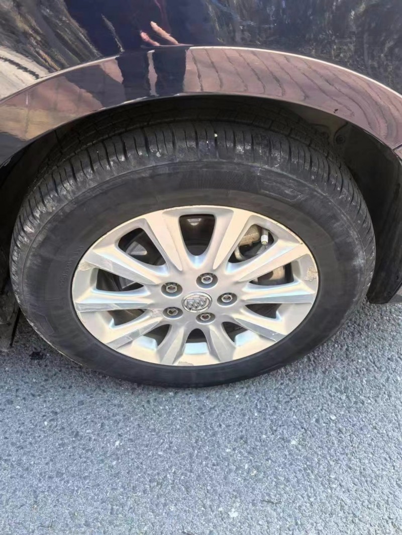 济宁13年别克GL83