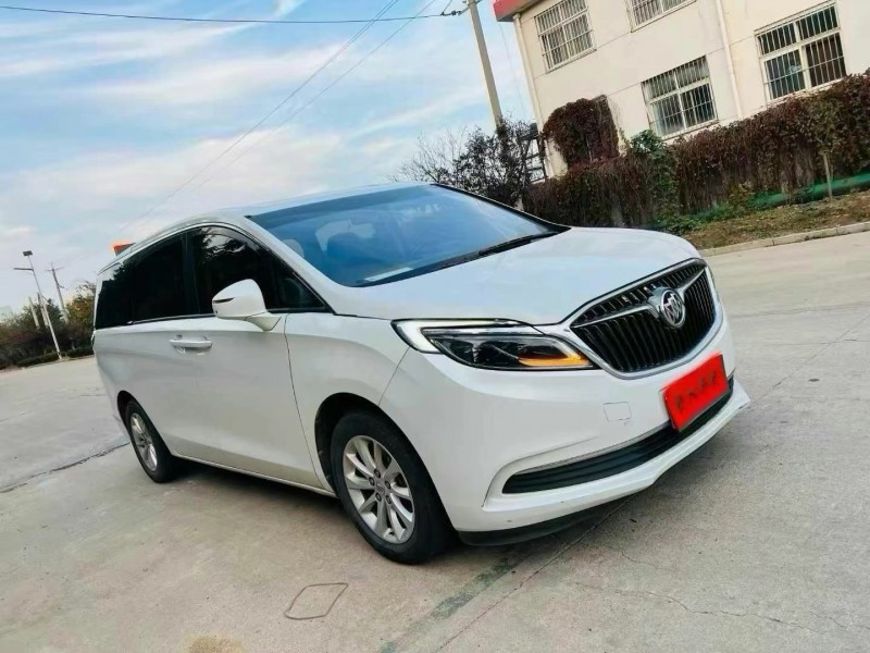 济宁17年别克GL82