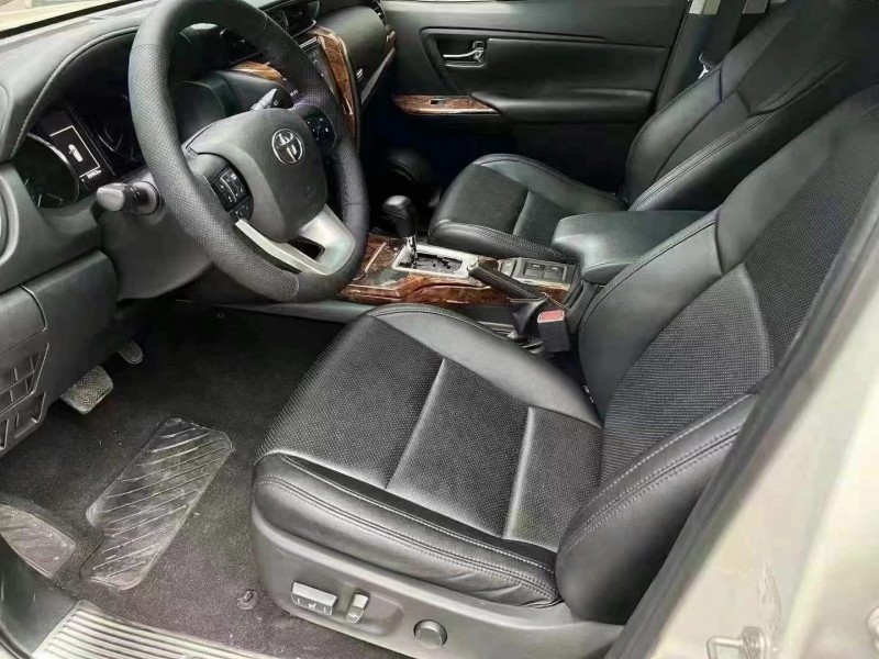 邵阳18年丰田穿越者7