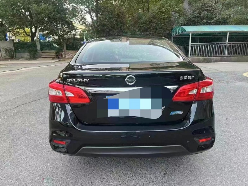 邵阳17年日产轩逸3