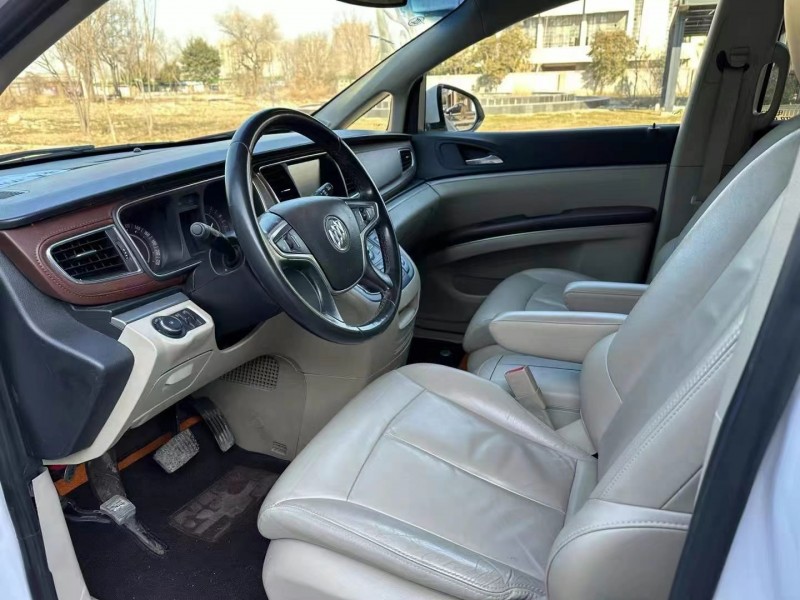 济宁19年别克GL84