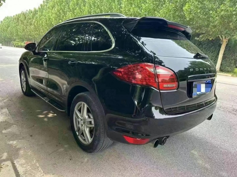 保定13年保时捷卡宴2