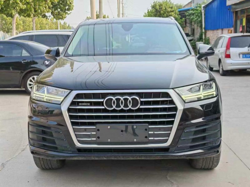 济宁18年奥迪Q71