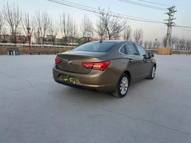 徐州16年别克威朗8