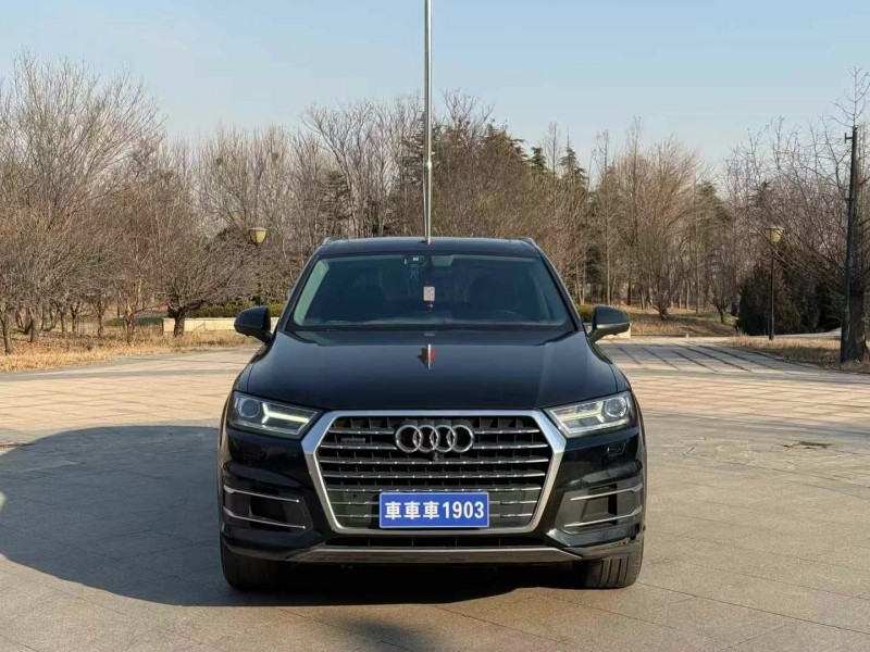 济宁18年奥迪Q71