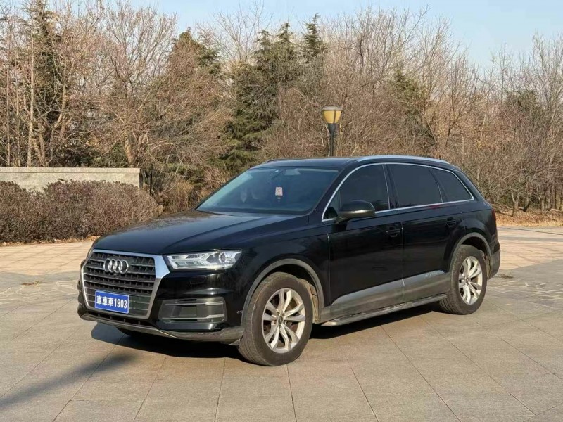 济宁18年奥迪Q73