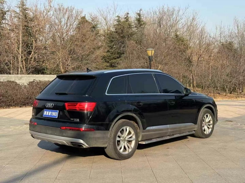 济宁18年奥迪Q74