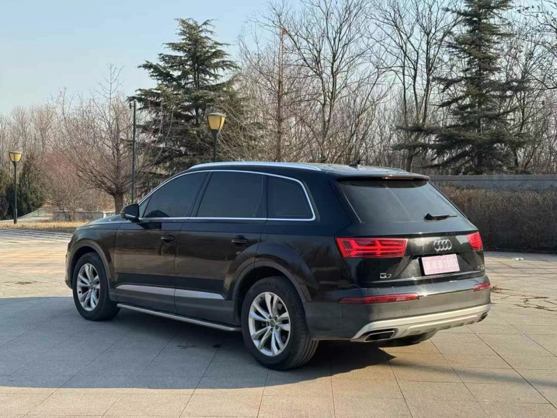 济宁18年奥迪Q77