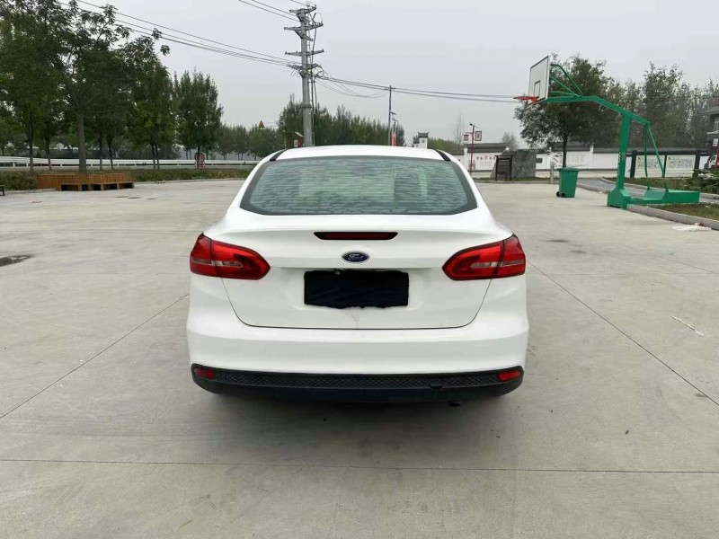 徐州15年福特福克斯9