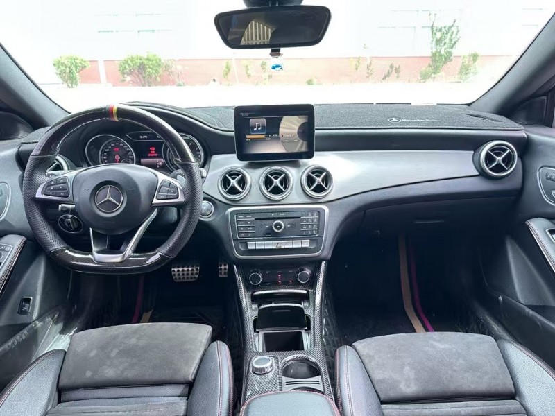 徐州17年奔驰CLA7