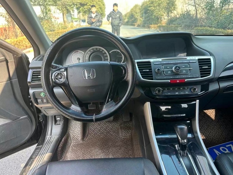 枣庄17年本田雅阁6