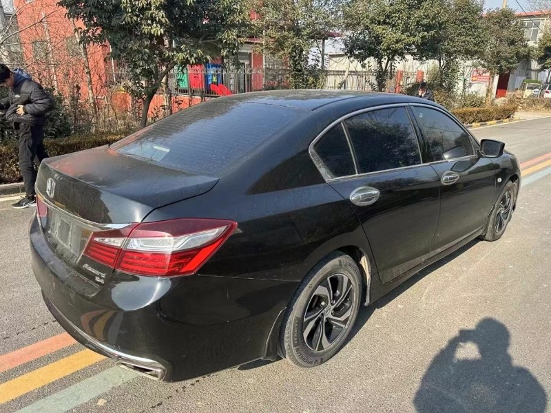 枣庄17年本田雅阁7