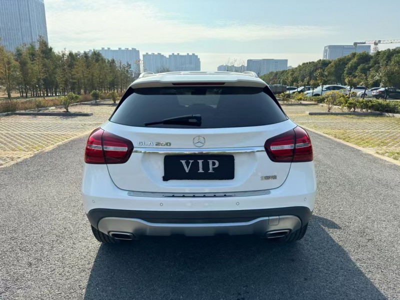 盐城19年奔驰GLA8