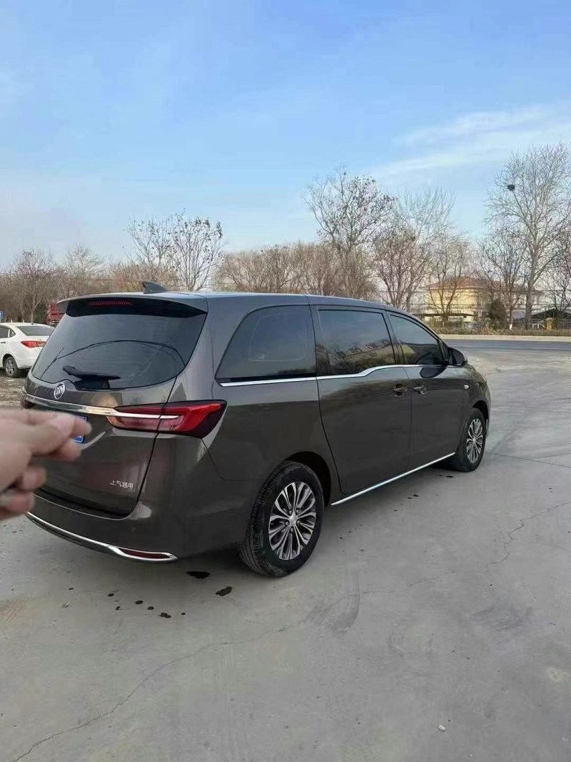 保定23年别克GL83