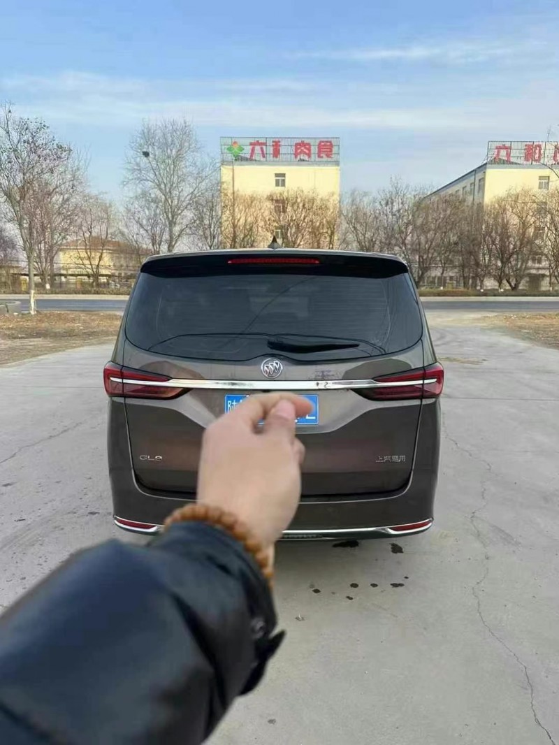 保定23年别克GL86