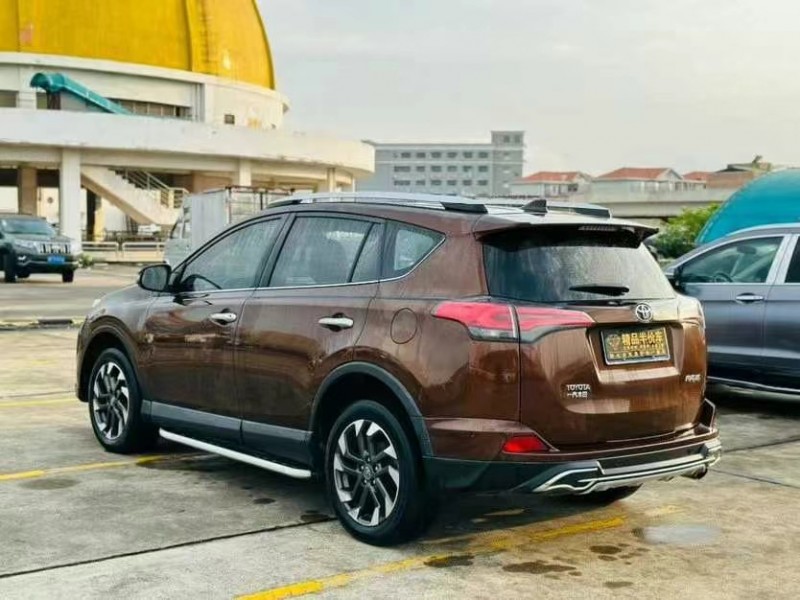 东莞17年丰田RAV4荣放8
