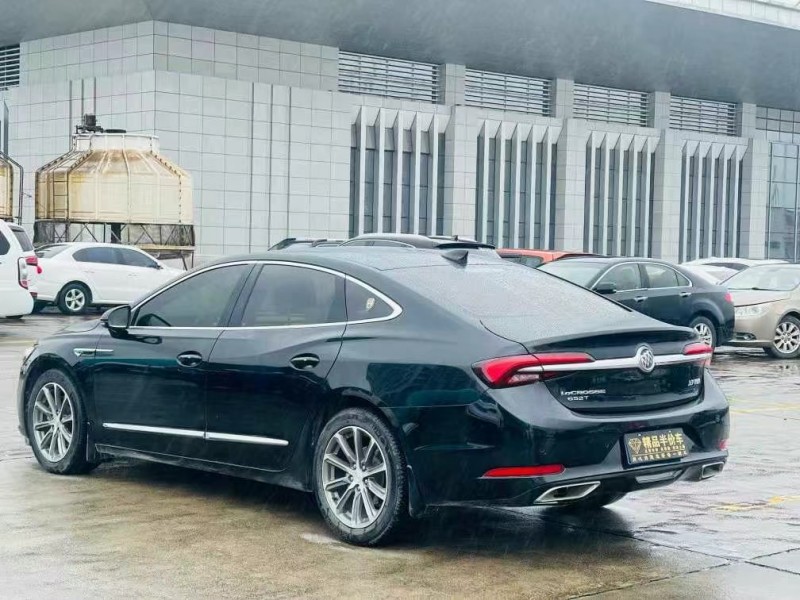 东莞21年别克君越8