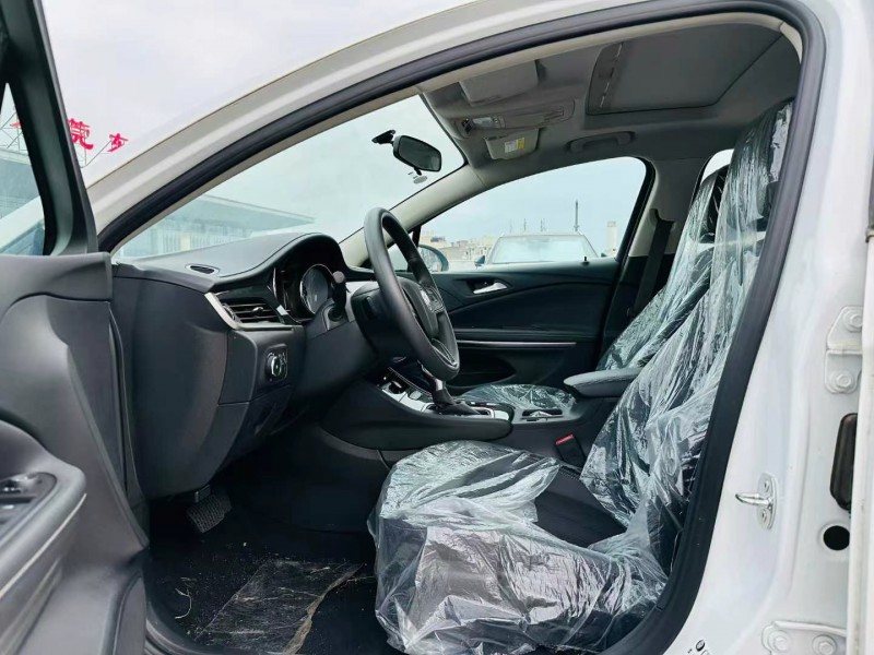 东莞20年别克威朗5