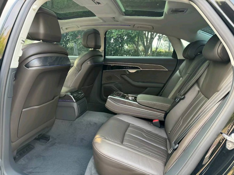 青岛21年奥迪A8L4