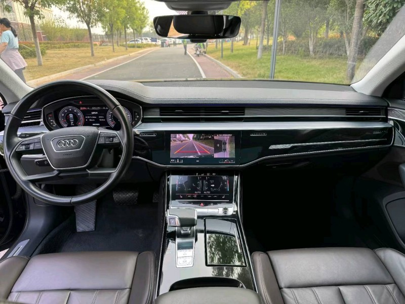 青岛21年奥迪A8L5