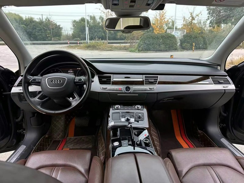 徐州17年奥迪A8L5