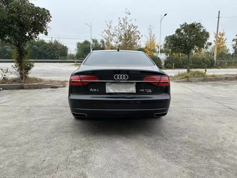 徐州17年奥迪A8L9