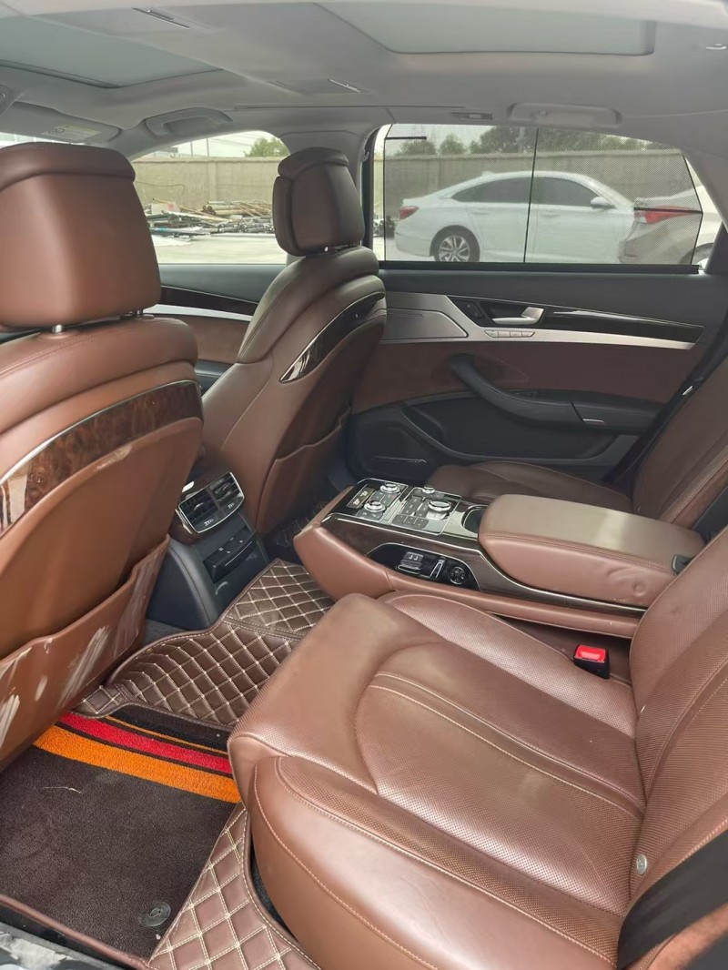 徐州17年奥迪A8L7