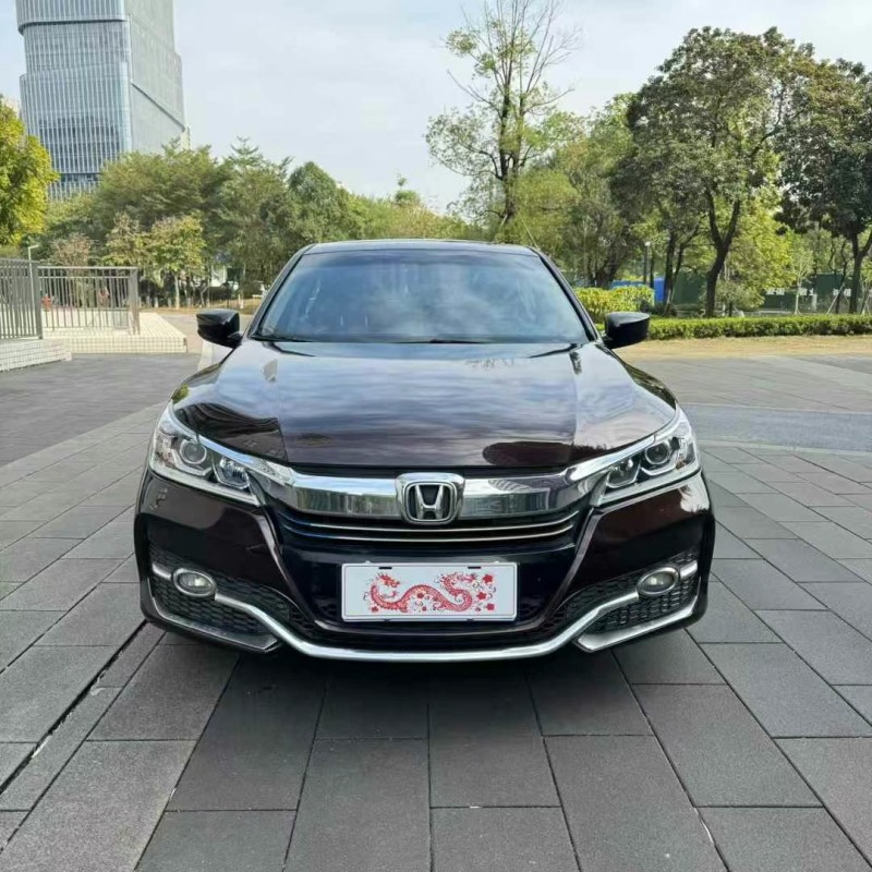 佛山17年本田雅阁1