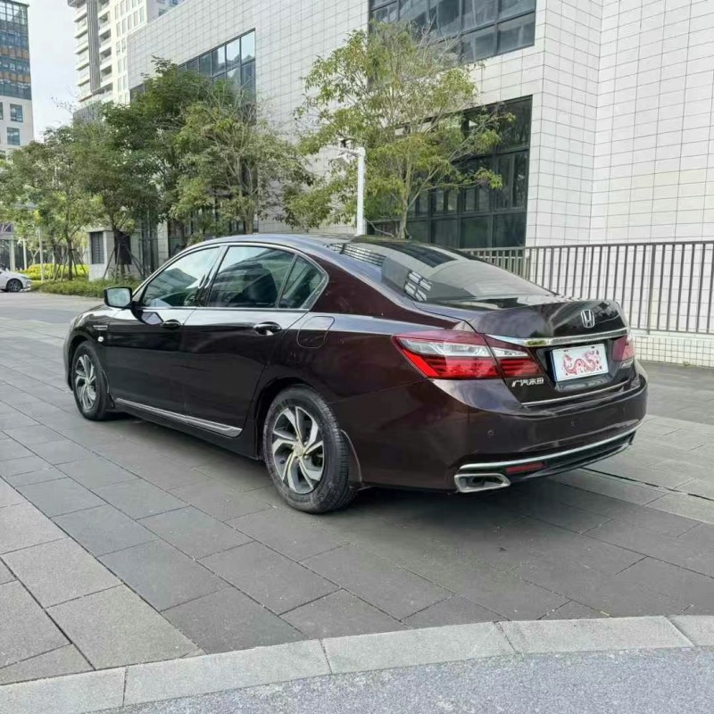 佛山17年本田雅阁7