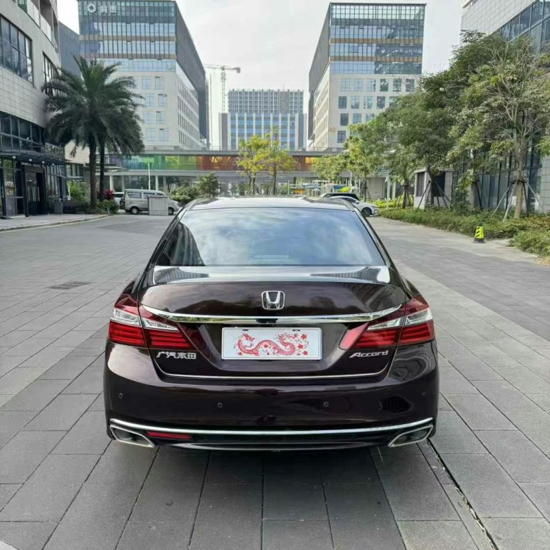 佛山17年本田雅阁9