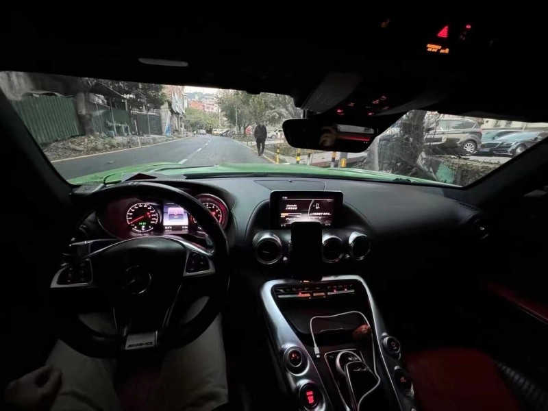 广州16年奔驰AMG8