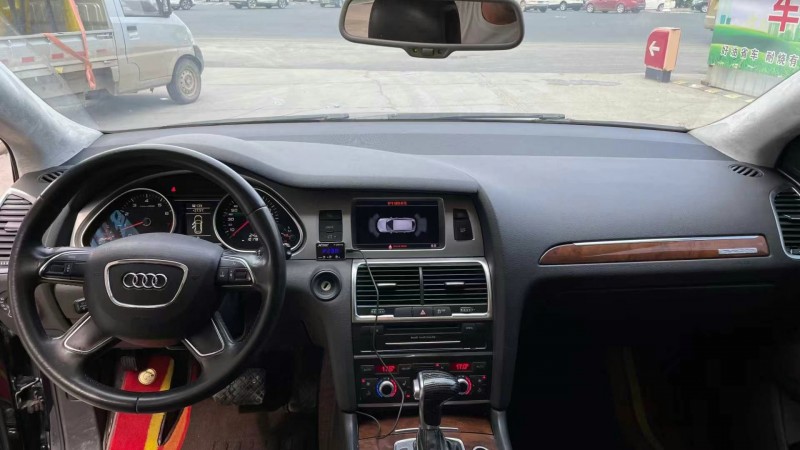 保定12年奥迪Q75