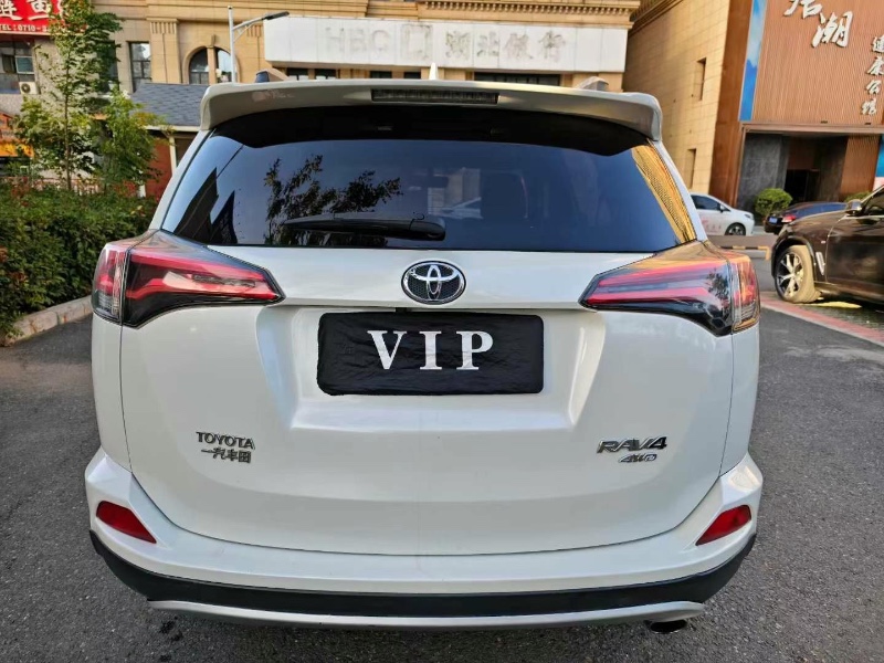襄陽16年豐田RAV4榮放6
