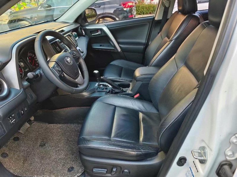 襄陽16年豐田RAV4榮放7