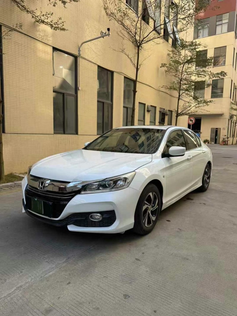 佛山17年本田雅阁2