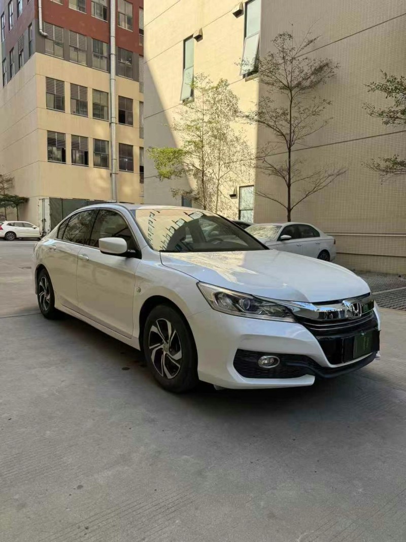 佛山17年本田雅阁3