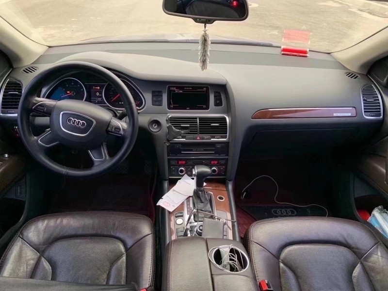 青岛13年奥迪Q76