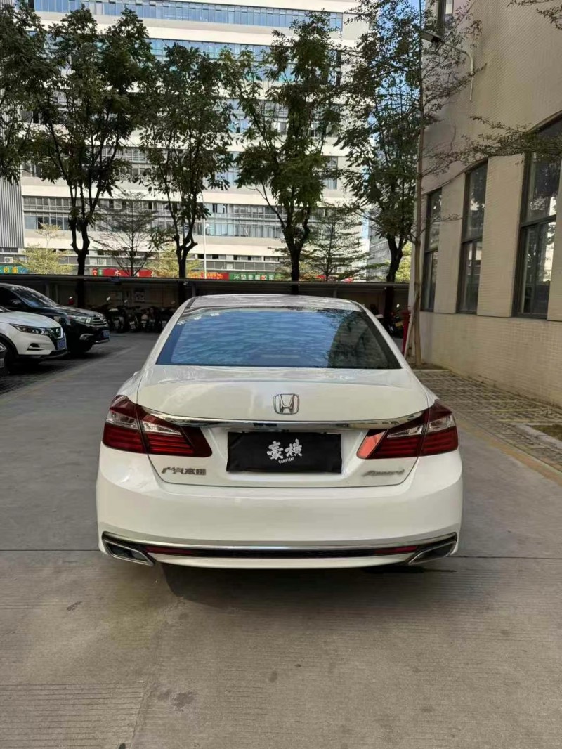 佛山17年本田雅阁4