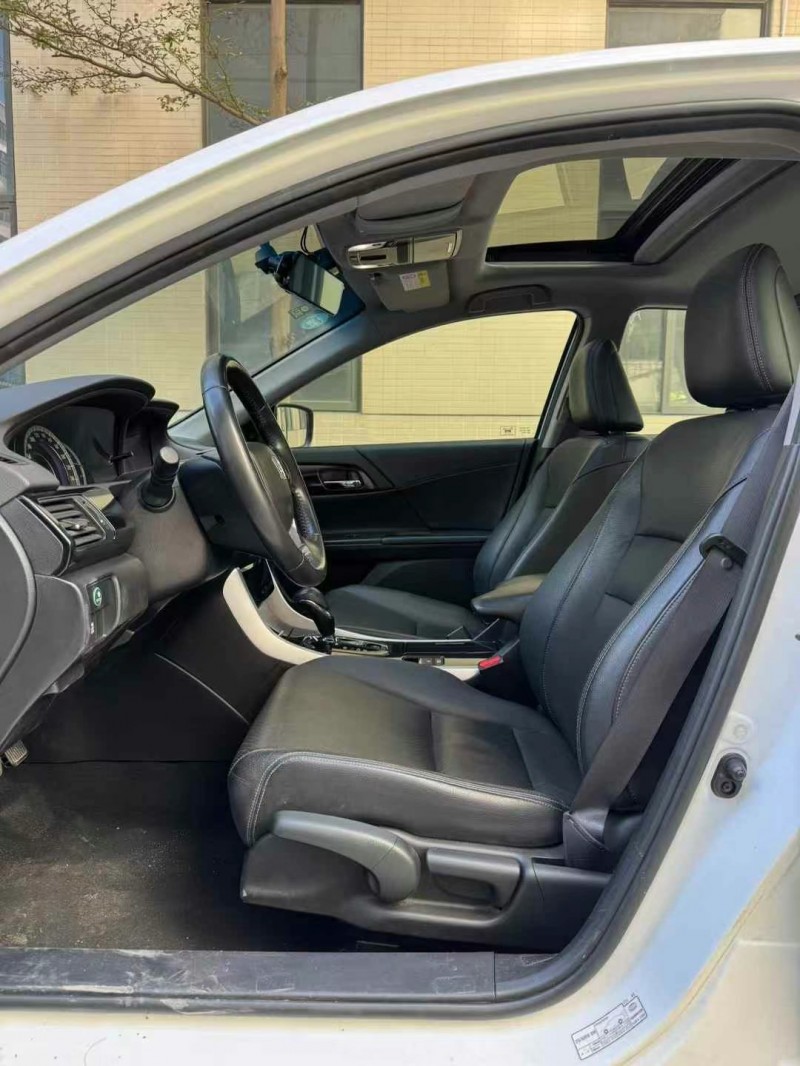 佛山17年本田雅阁6