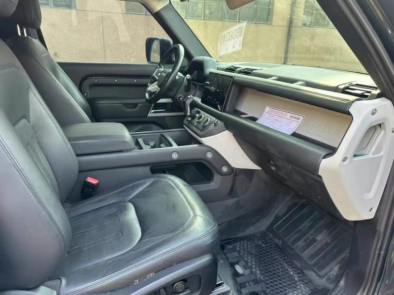 佛山23年路虎卫士9