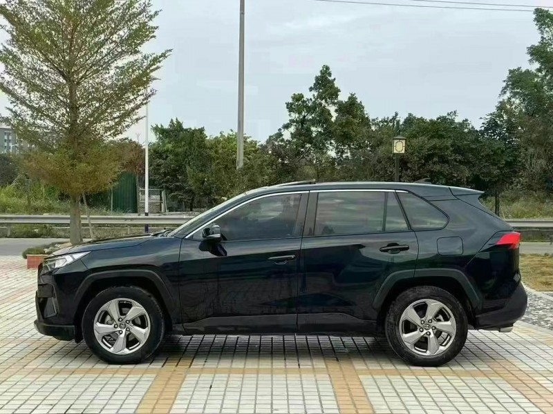 佛山23年丰田RAV4荣放3