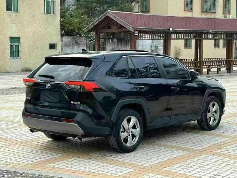 佛山23年丰田RAV4荣放9
