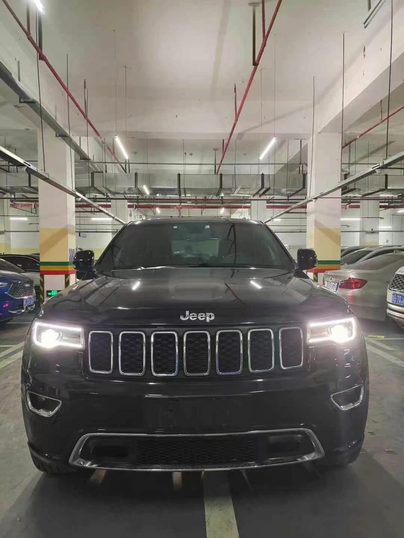 重慶18年Jeep大切諾基1
