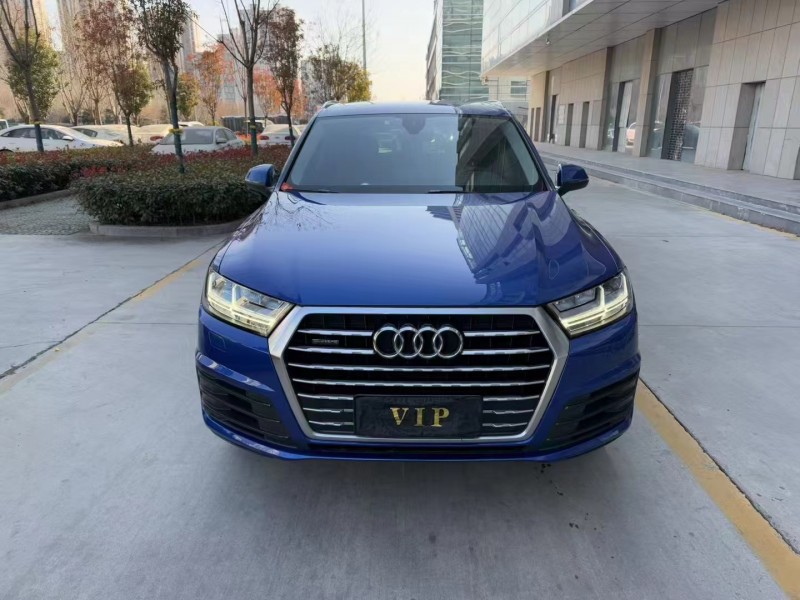 济宁17年奥迪Q71