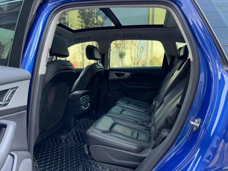 济宁17年奥迪Q76