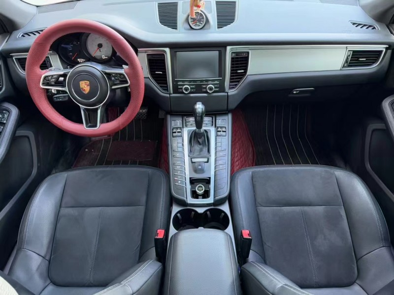 济宁14年保时捷Macan4
