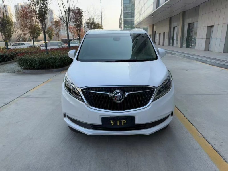 济宁17年别克GL81