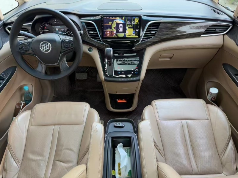 济宁17年别克GL84