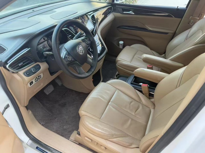 济宁17年别克GL85