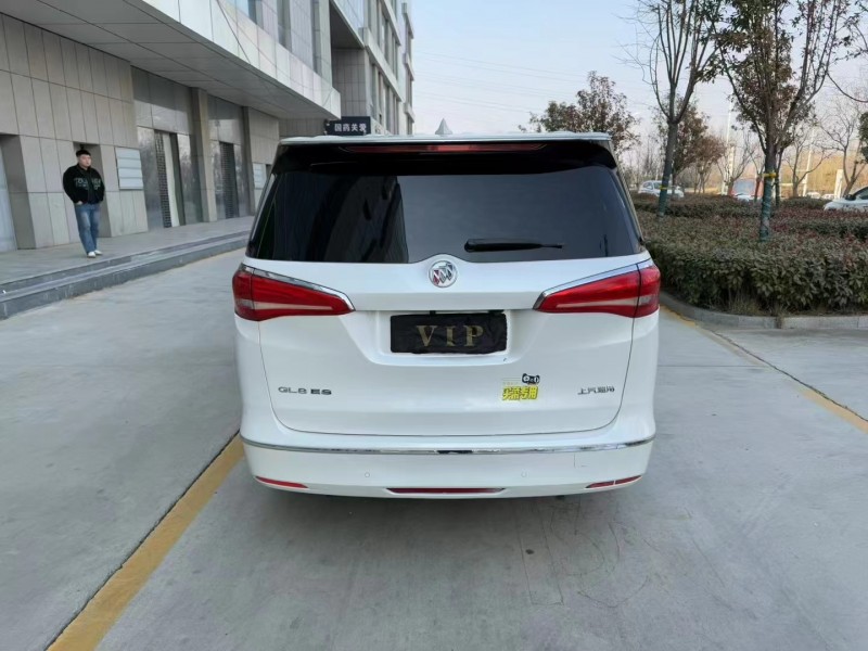 济宁17年别克GL89